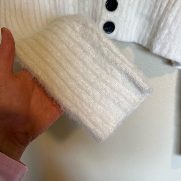 Urban Outfitters Eyelash Knit Rochelle Fuzzy White Cropped Cardigan XL - Picture 5 of 9